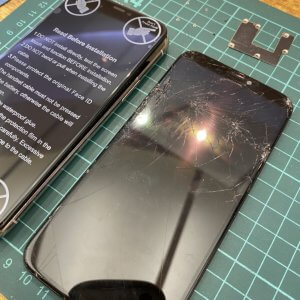 iPhone 11Pro　フロントパネル交換