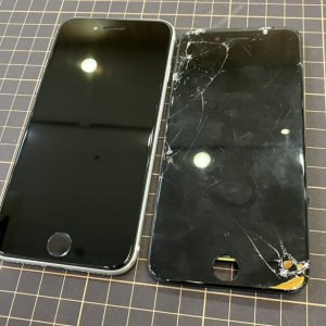 iPhoneSE2 フロントパネル交換