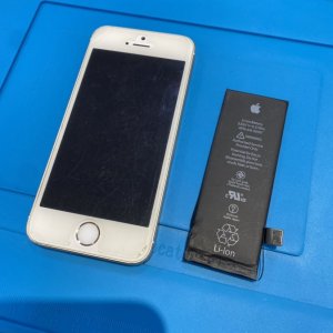 iPhone5S バッテリー交換