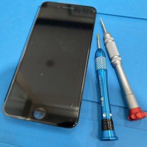 iPhone8Plus フロントパネル交換