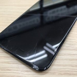 iPhone8 画面割れ…→即日修理!バッテリー無料診断キャンペーン中!