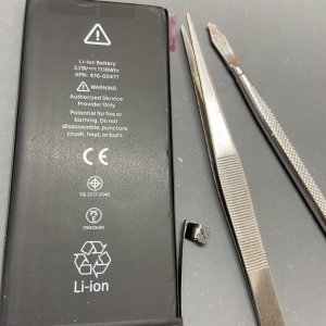 iPhoneXR バッテリー交換 充電減り早い 過充電 アイフォンXR