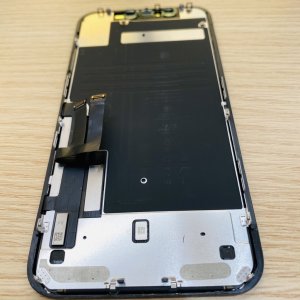 iPhone11 液晶漏れ…液晶交換で直ります!予約なしで15分で修理出来ます!