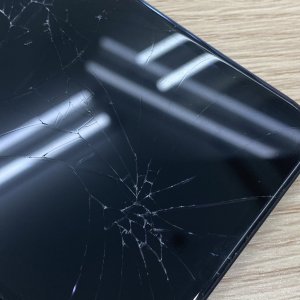 iPhone11 フロントパネル交換