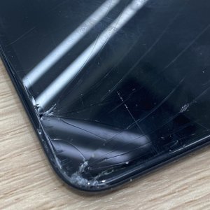 iPhone11 フロントパネル交換