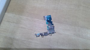 iPhoneSE2 ライトニング交換