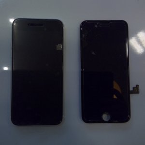 iPhoneSE2パネル交換