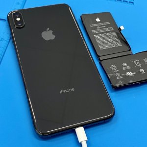 iPhoneXSmax バッテリー交換修理