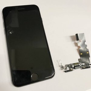 iPhone 8 ライトニング  充電口 修理