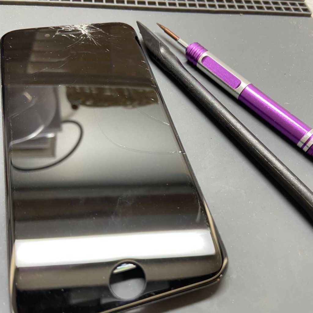 iPhone7 フロントパネル交換 画面割れ ガラスヒビ アイフォン7