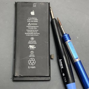 iPhone8 バッテリー交換 充電減り早い アイフォン8