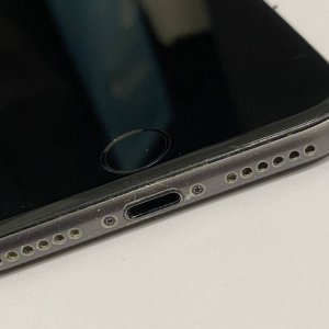iPhone8 ライトニング スピーカー 清掃
