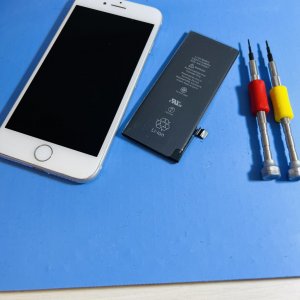 iPhone8バッテリー交換 バッテリーの劣化…→15分で修理完了‼お買い物の合間に‼