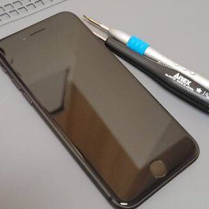 iPhone8ホームボタン交換