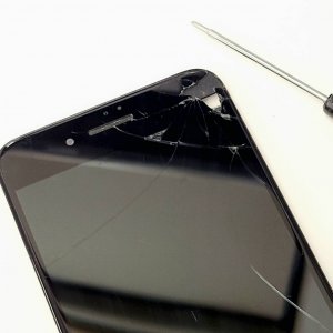 iPhone8plus フロントパネル交換修理