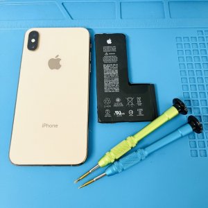 iPhoneXS バッテリー交換修理