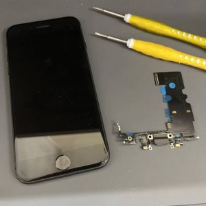 iPhone 8 ライトニング交換