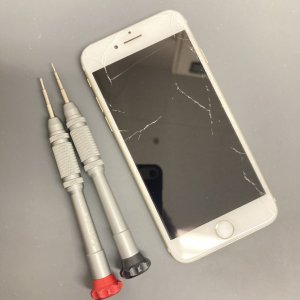 iPhone8 パネル交換修理