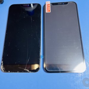 iPhone11 パネル割れと永久保証強化ガラス貼り付け!!…2980円で何度張り替えても無料です!!