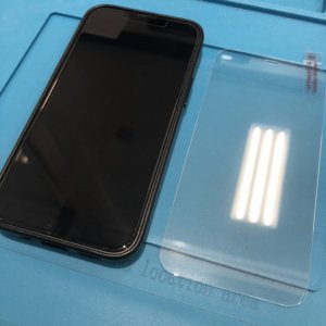iPhone12mini 強化ガラス貼り付け