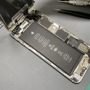 iPhone6SPlus フロントパネル・バッテリー交換