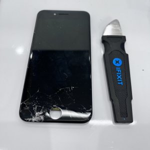 iPhone8フロントパネル交換