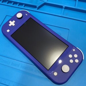 Nintendo Switch Light 液晶交換