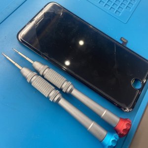 iPhone８　フロントパネル交換