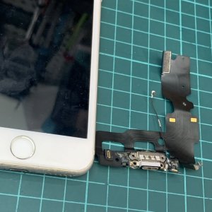 iPhone8　ライトニング交換