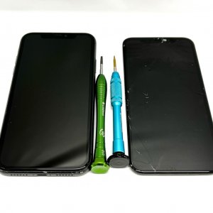 iPhone11 フロントパネル交換