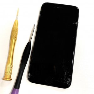 iPhoneSE 第二世代 フロントパネル交換