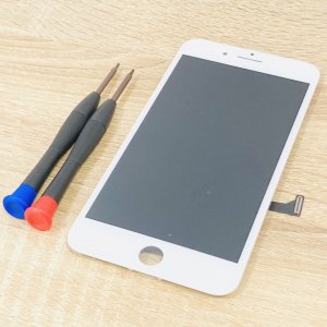 iPhone8Plus パネル交換 画面ひび割れ ガラスで怪我