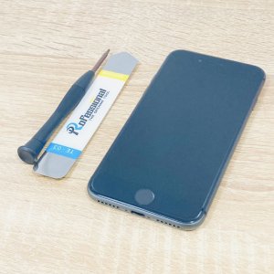 iPhone8 パネル交換 画面割れ バキバキ 即日交換致します！