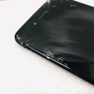 iPhone8 フロントパネル交換修理