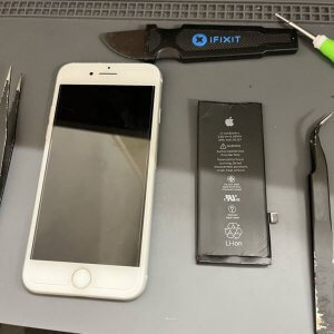 iPhone 8 バッテリー交換