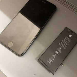iPhone 8 バッテリー交換