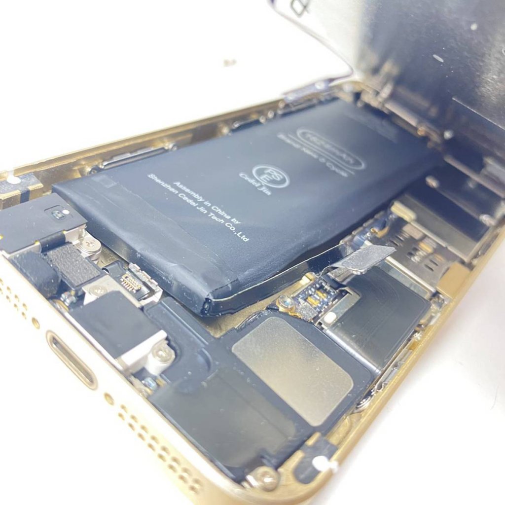 iPhone SE バッテリー交換