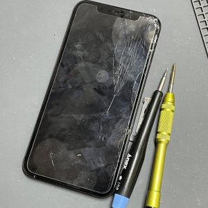 iPhoneXR 液晶交換 ブラックアウト
