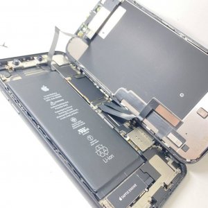 iPhone XR バッテリー交換