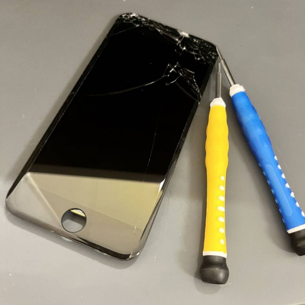 iPhone 8 フロントパネル交換