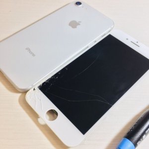 iPhone8 フロントパネル交換
