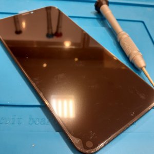 iPhone11Pro MAX ガラスパネル交換