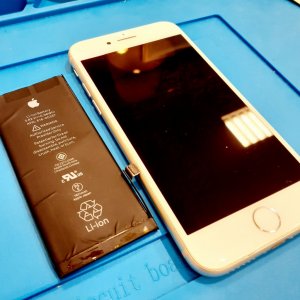 iPhone8 バッテリー交換