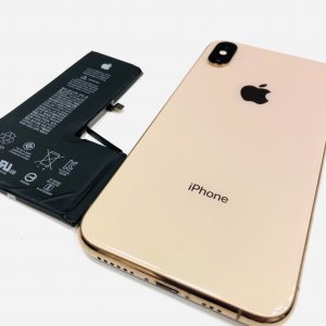 iPhoneXS バッテリー交換修理