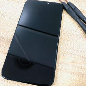 iPhoneXR フロントパネル交換 画面が割れてしまった、ガラス欠けにより画面が見えにくい など