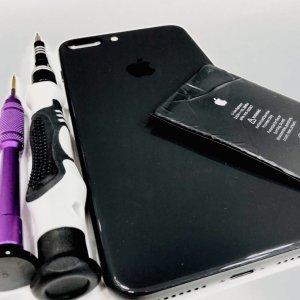 iPhone8plus バッテリー交換修理