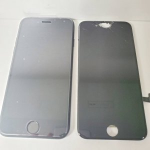 iPhone 8 フロントパネル交換