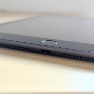 iPad 第5世代 充電不良 コネクタ修理