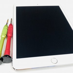 iPad mini3 液晶交換修理
