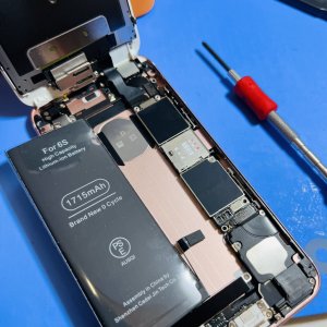 iPhone6S バッテリー交換 YouTube動画を長時間見るので減りが気になる…→即日修理で解決!!バッテリー長持ちの秘訣もお伝え!!